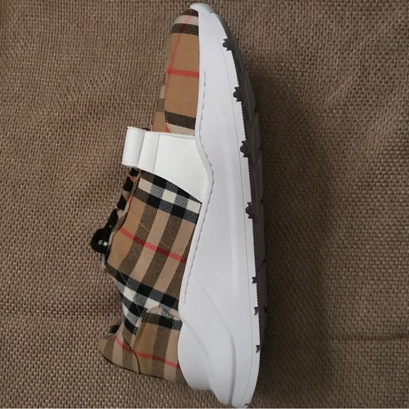 Burberry Regis Chunky Sneaker - Picture 3 of 5